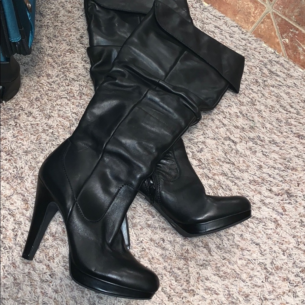 Jessica Simpson black boots